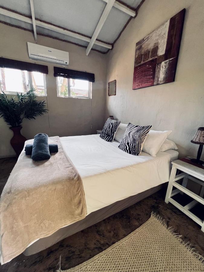 Occi Lodge Mbazwana Ngoại thất bức ảnh